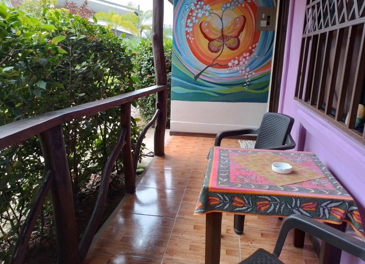 Apartamento Casa Alegra Puerto Viejo de Talamanca Exterior foto